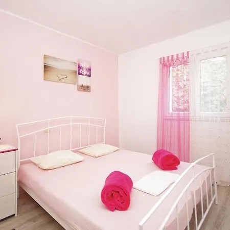 Family-friendly With Swimming Pool - 13772 *