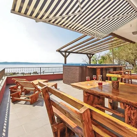 Family-friendly With Swimming Pool - 13772