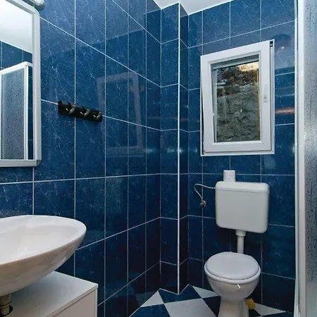 Family-friendly With Swimming Pool - 13772 * Makarska