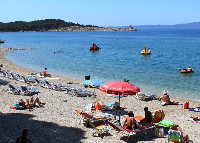 Apartman Family-friendly With Swimming Pool - 13772